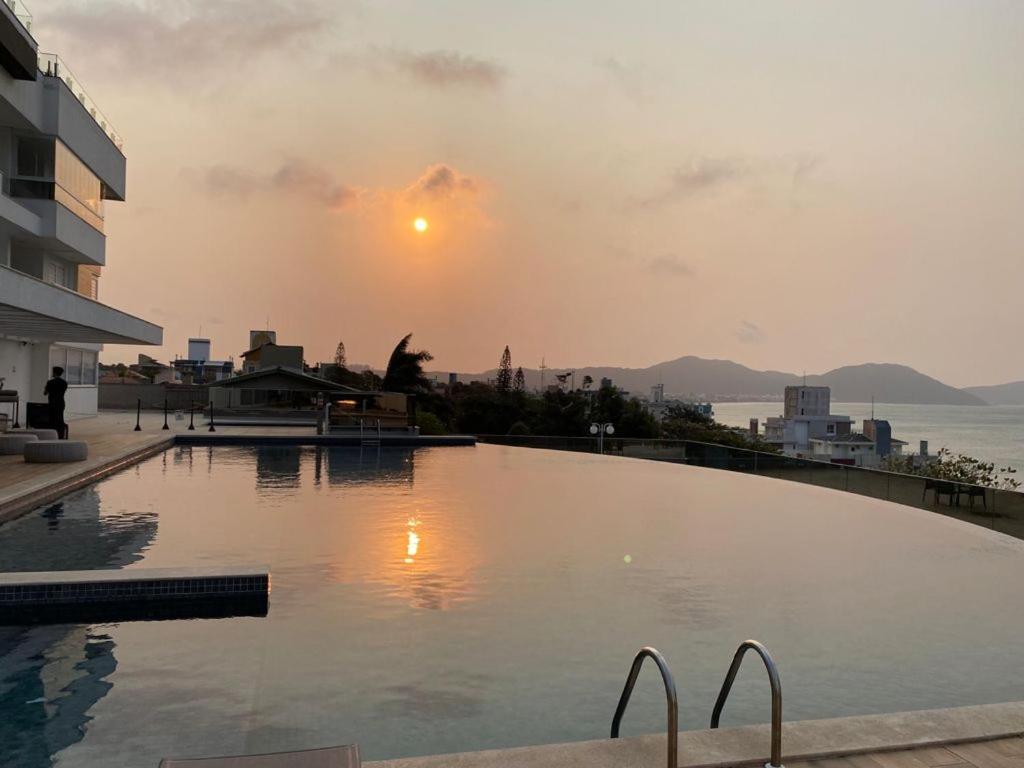 apartamento design com piscina e vista espetacular Florianópolis Esterno foto